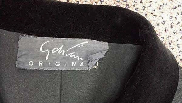 Gilbert Adrian Schwarzes Cape mit Etagenrüschen aus den 1940ern