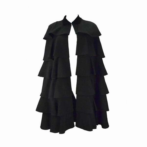 Gilbert Adrian Schwarzes Cape mit Etagenrüschen aus den 1940ern