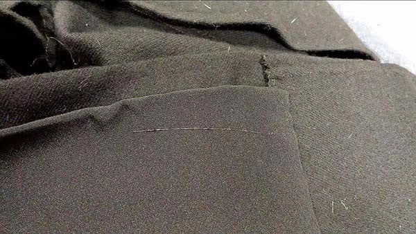 Gilbert Adrian Schwarzes Cape mit Etagenrüschen aus den 1940ern