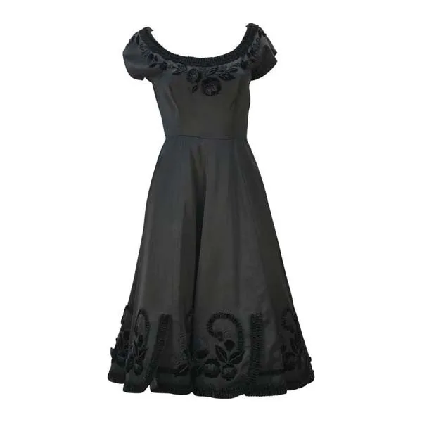 Schwarzes Satin-Partykleid aus den 1950ern mit Samtbesatz und Blumenapplikation