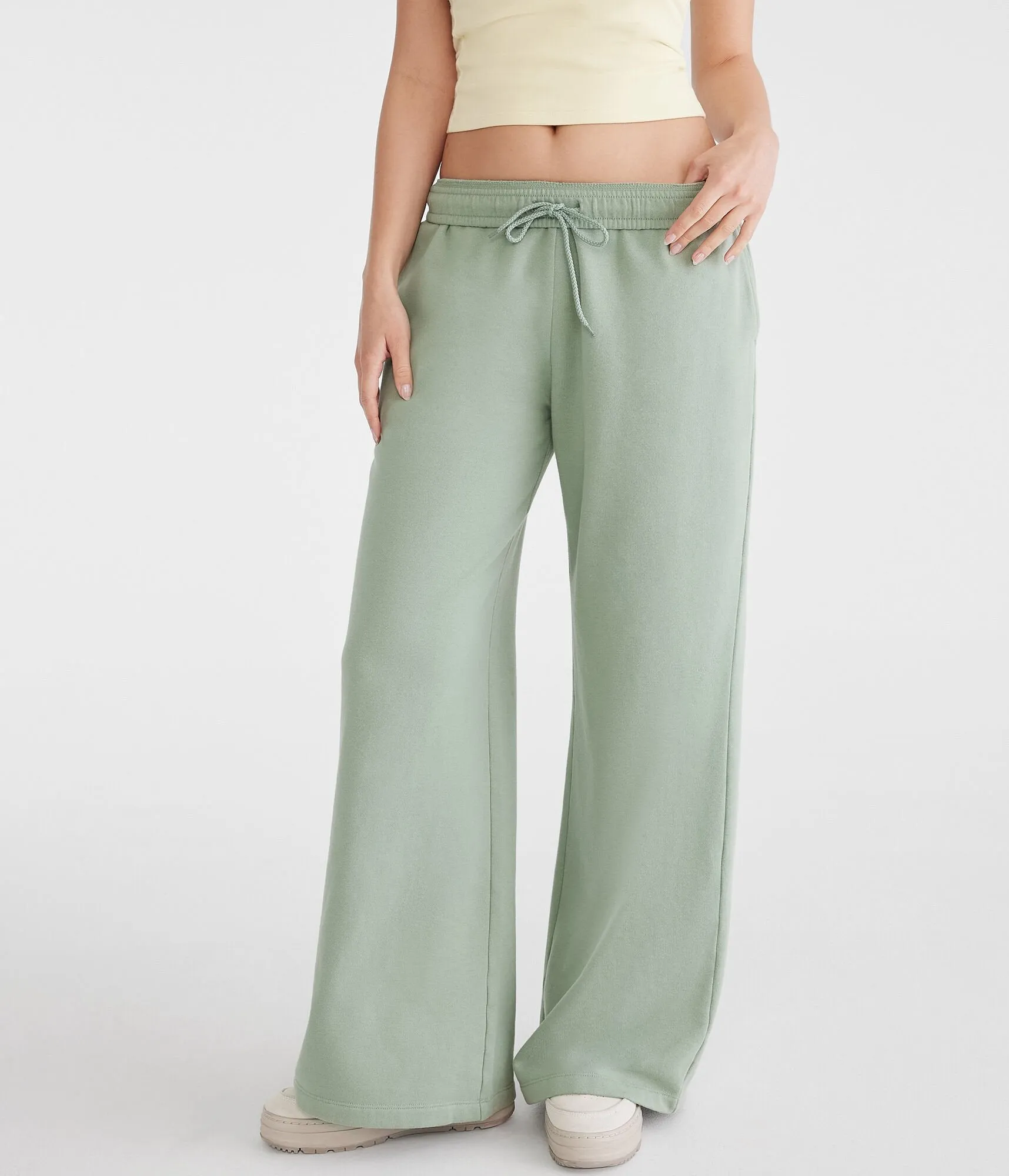 Aeropostale Mid-Rise Sweatpants mit weiter Beinform
