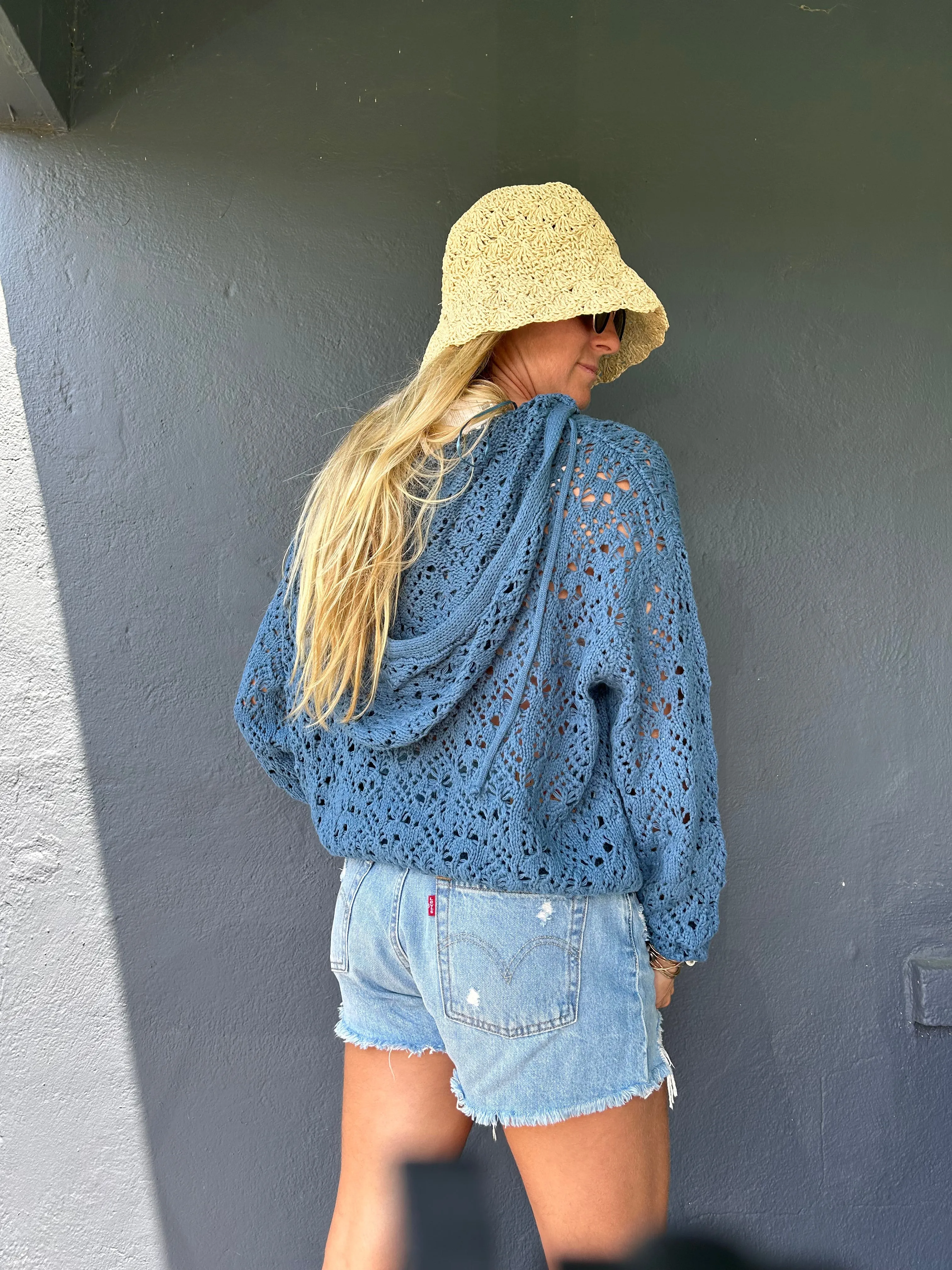 Alexis Kapuzen-Pullover aus Häkelarbeit