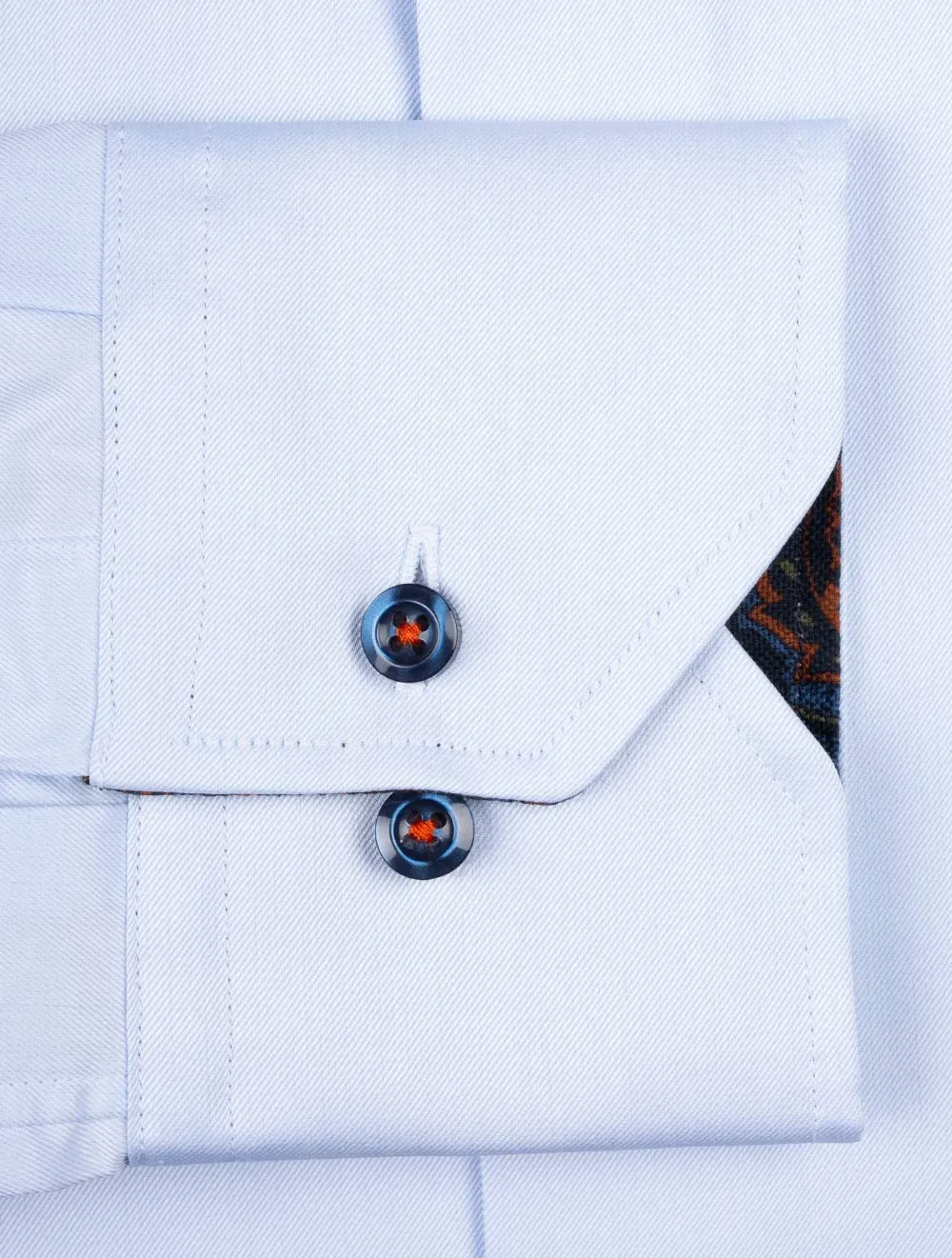 Blaues Einfarbiges Hemd Mit Paisley-Einlage