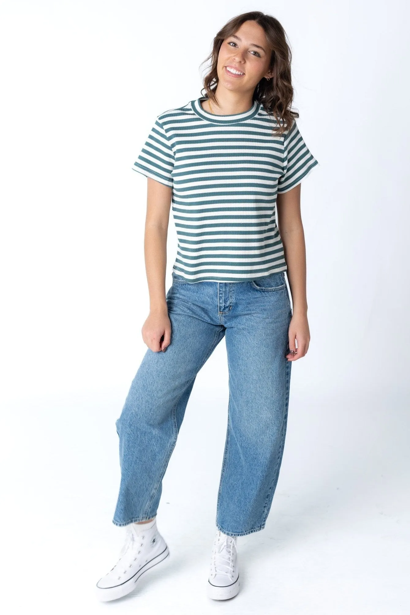 Brass & Roe Gestreiftes Strukturiertes T-Shirt