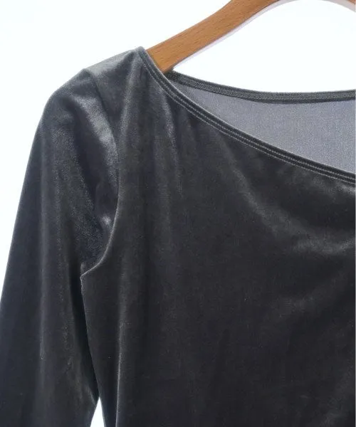 Chika Kisada T-Shirts/Oberteile