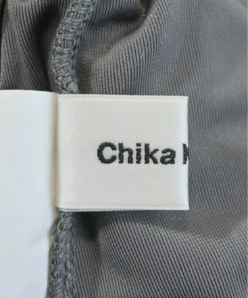 Chika Kisada T-Shirts/Oberteile