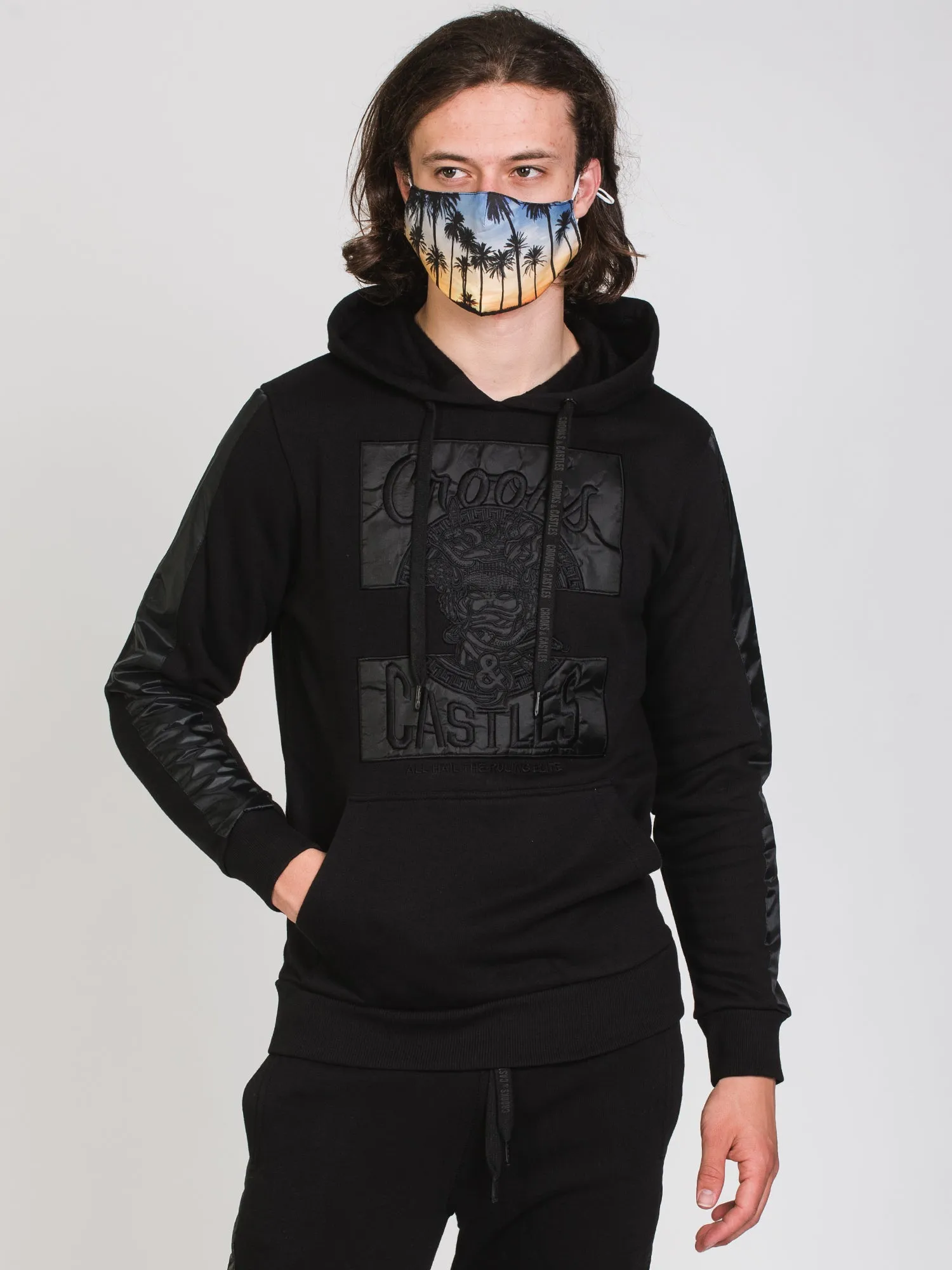 CROOKS & CASTLES KLEPTO CUT SEW BESTICKTE KAPUZENJACKE - AUSVERKAUF