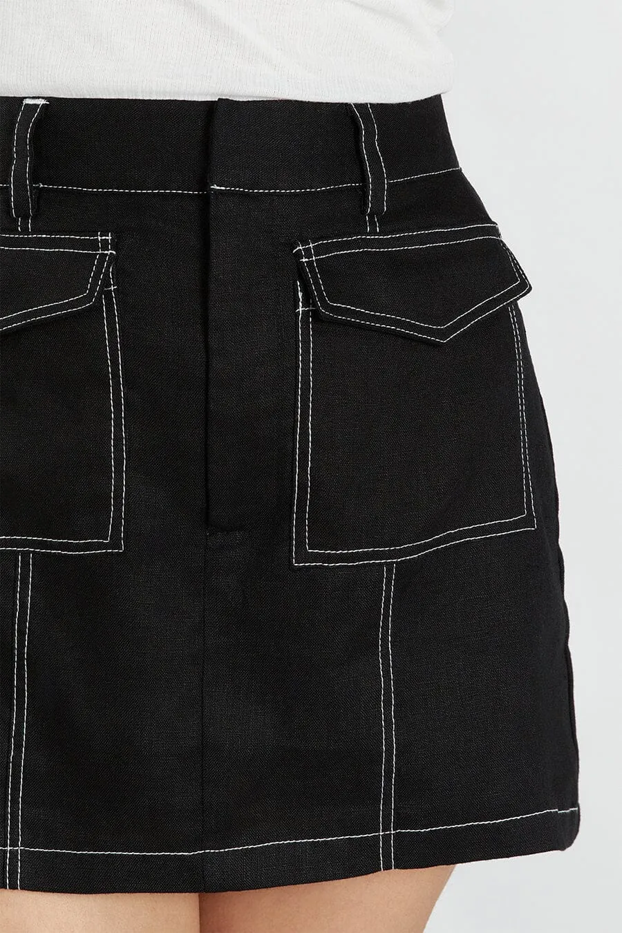 DIMITRA SCHWARZE LEINEN CARGO-ROCKSHORT