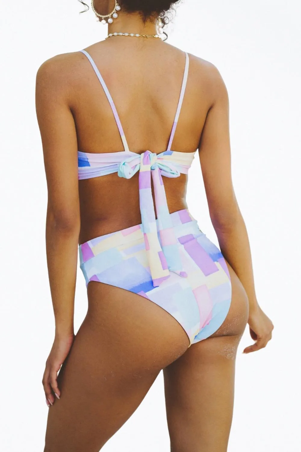 Dove Retro Rippen-Bikini-Höschen mit hohem Beinausschnitt in Pastellformen