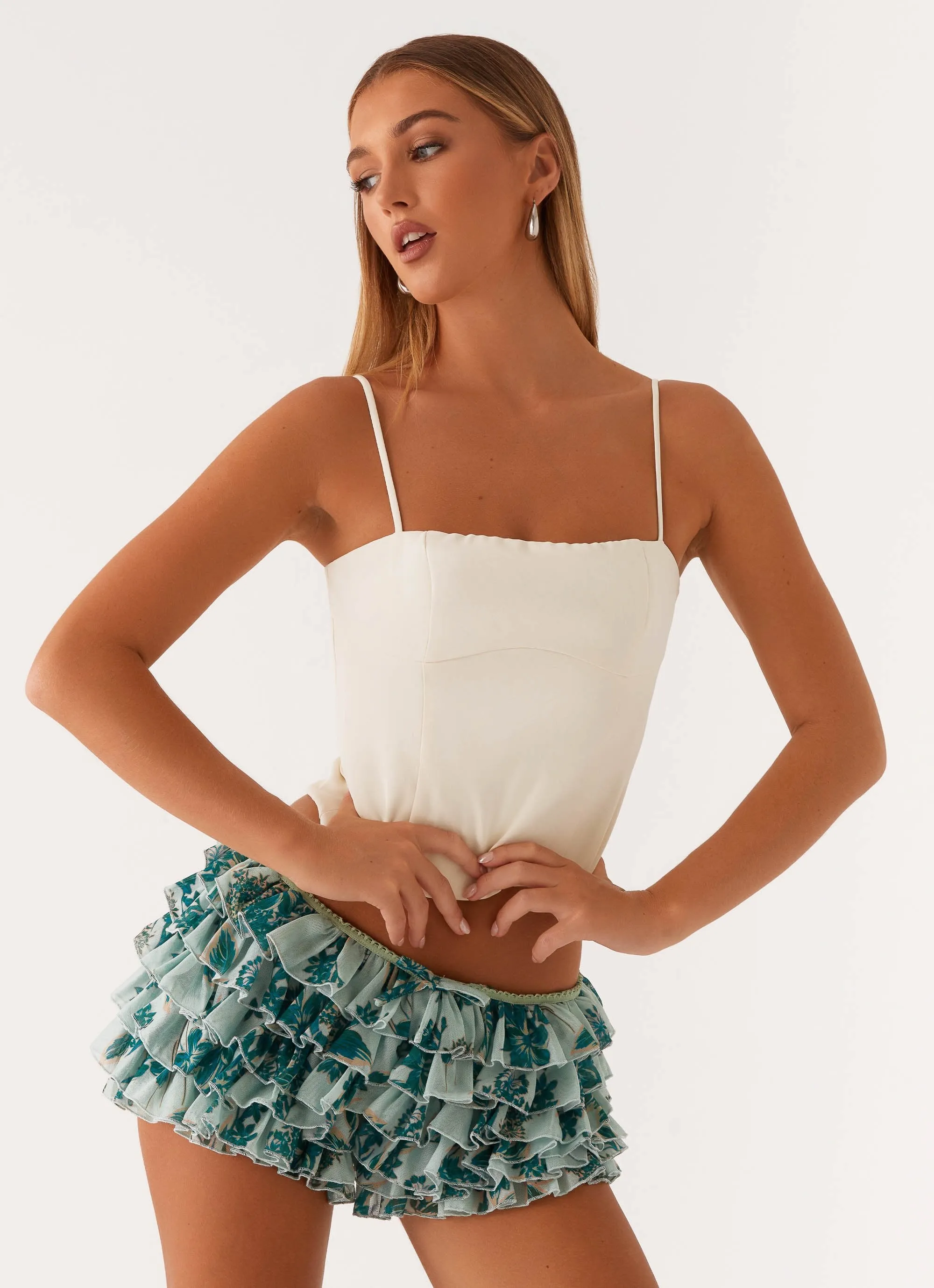 Entertain Me Bloomer Shorts - Blumenmuster Cloud Nine