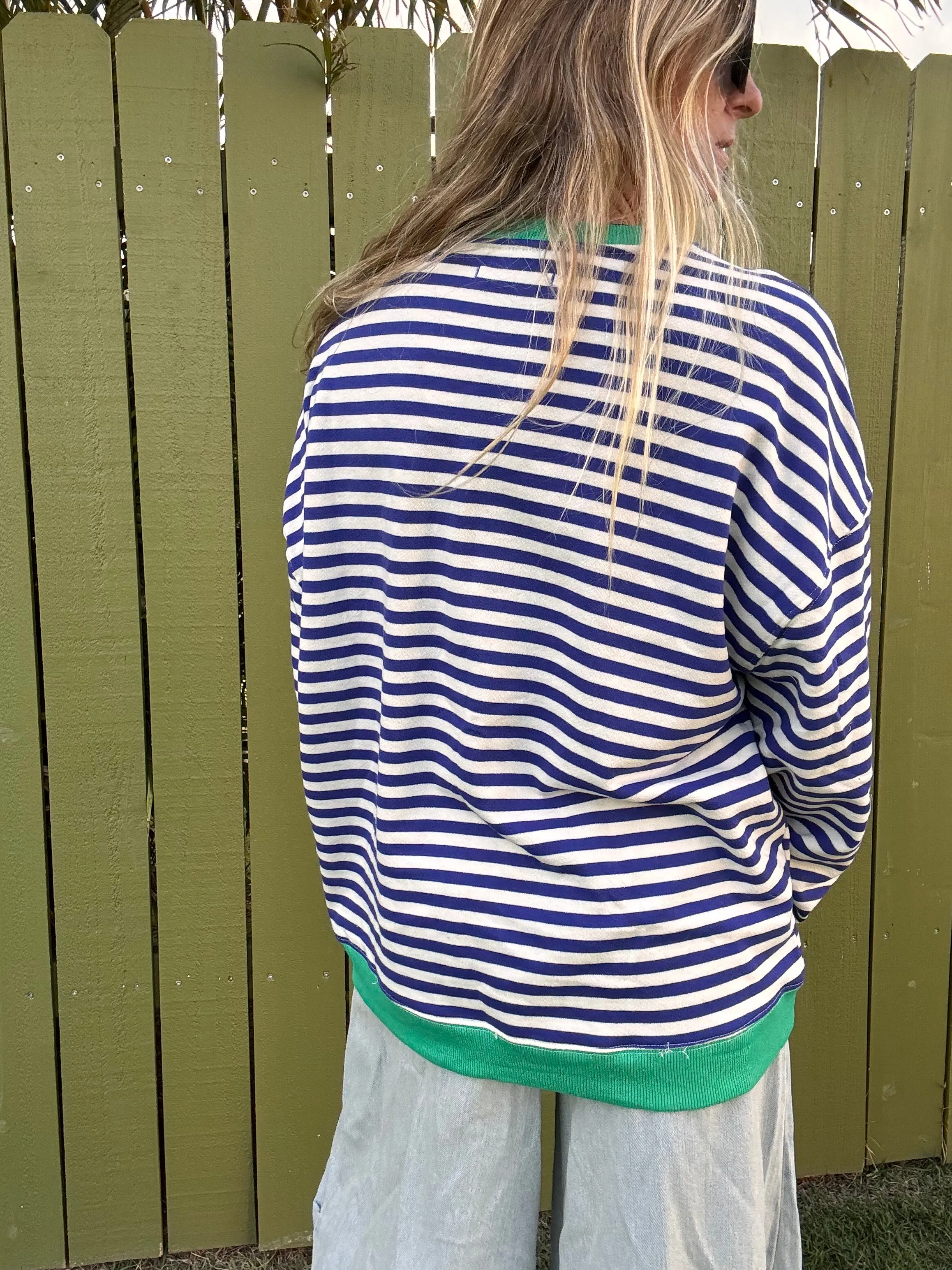 FREE PEOPLE Klassisches gestreiftes Crewneck - Sand Dollar Kombination