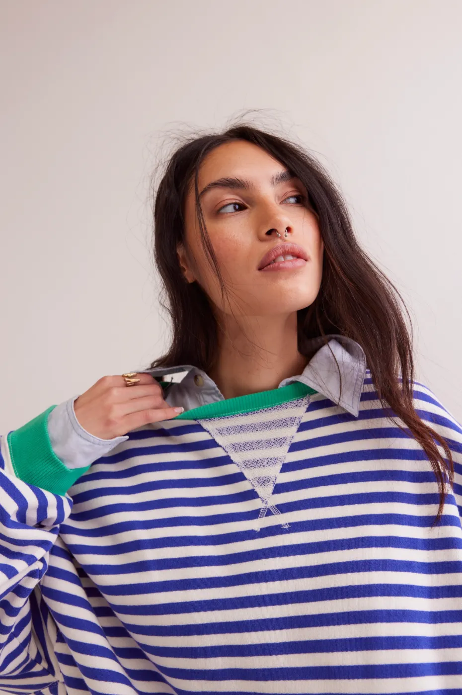 FREE PEOPLE Klassisches gestreiftes Crewneck - Sand Dollar Kombination