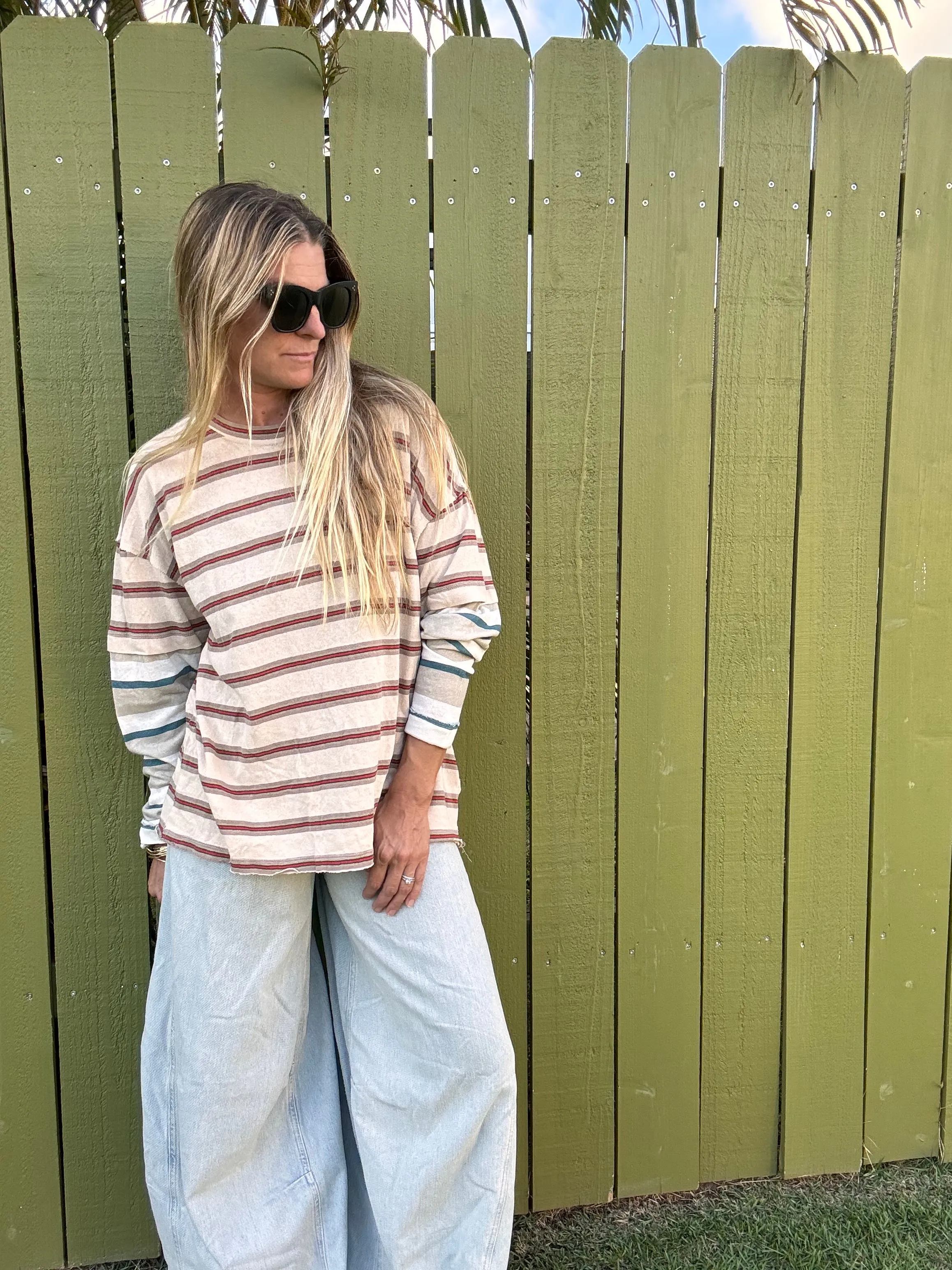 FREE PEOPLE Nina Streifen Langarm-Shirt - Neutrale Kombination