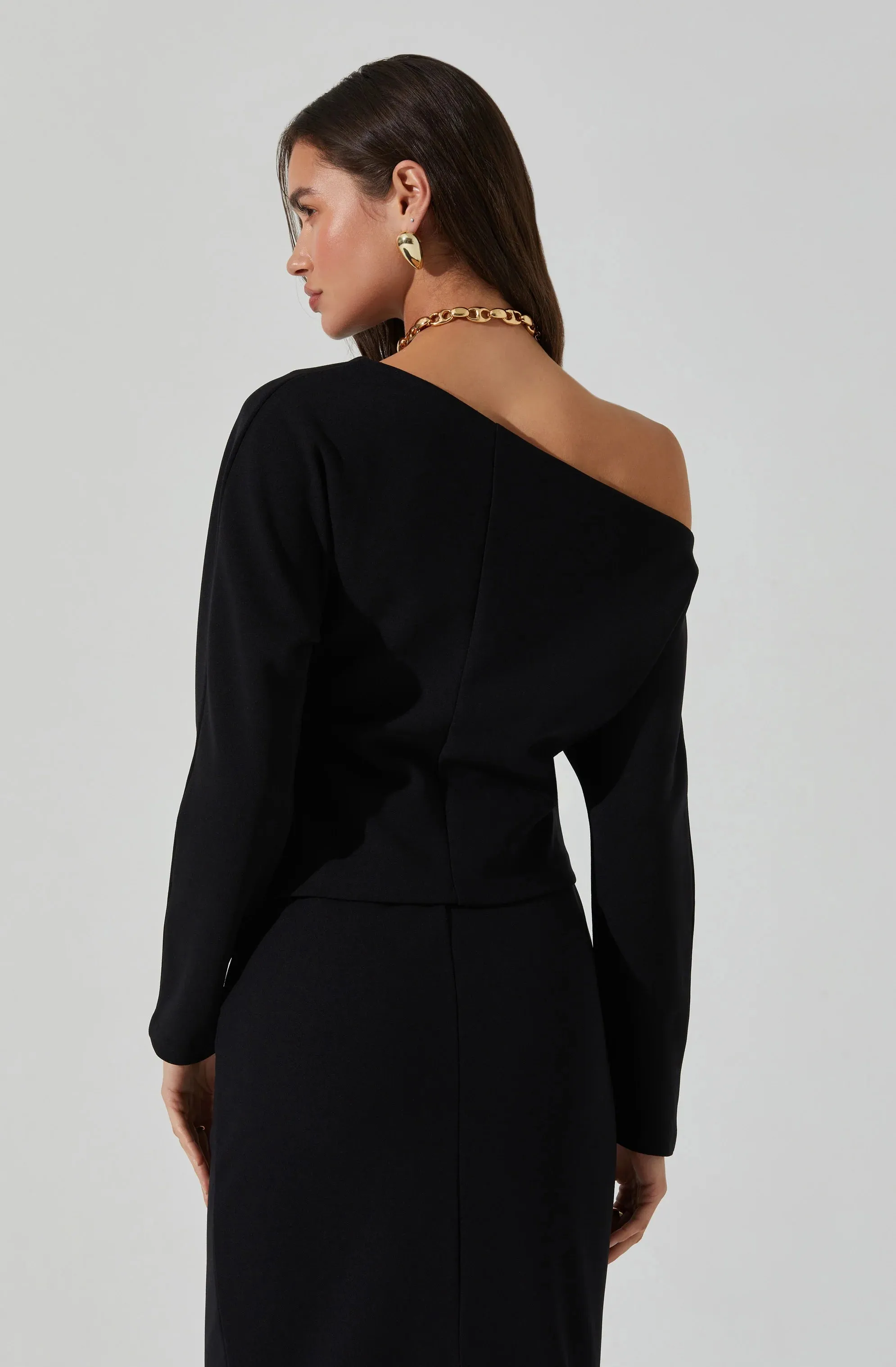 Kana Off-Shoulder Asymmetrisches Top in Schwarz