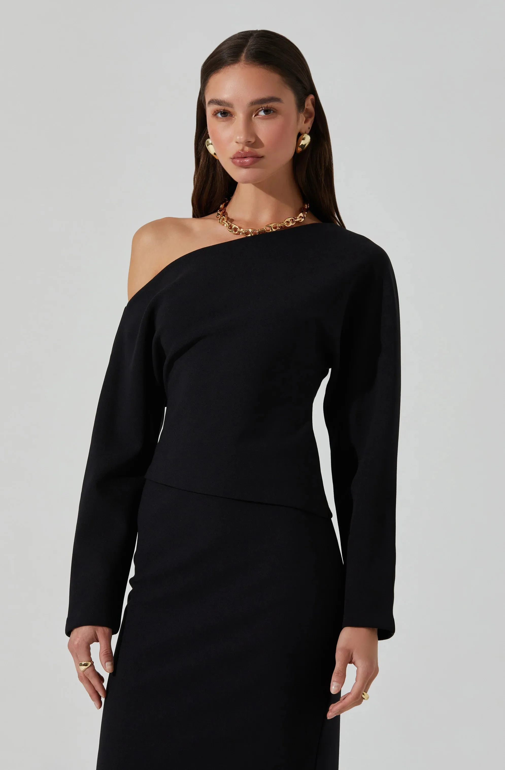 Kana Off-Shoulder Asymmetrisches Top in Schwarz