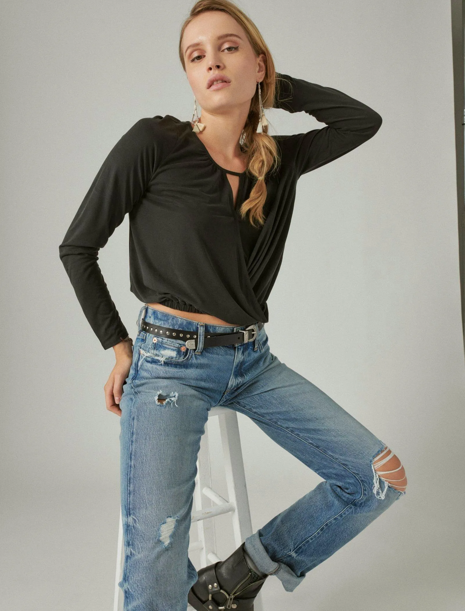 Lucky Brand Sandwash Deep-V-Ausschnitt-Top Tiefschwarz Lucky Brand