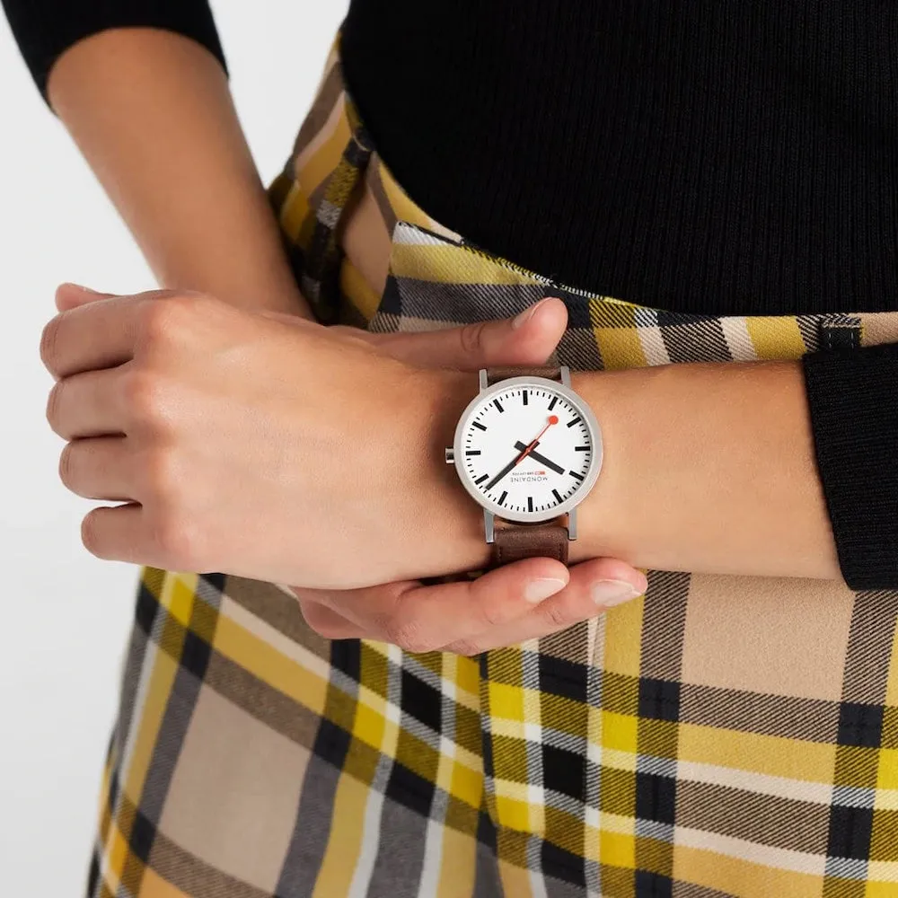 Mondaine Uhren Mondaine Classic Vegan Traubenleder Armbanduhr