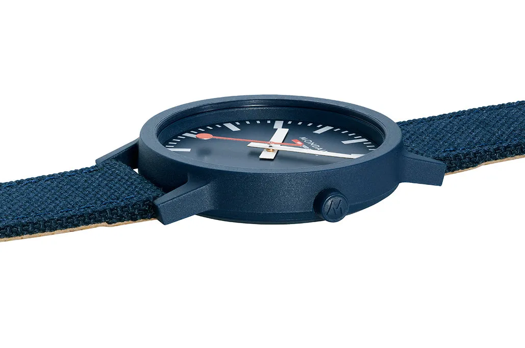 Mondaine Uhren Mondaine Essence Tiefes Ozeanblau Textil-Armbanduhr