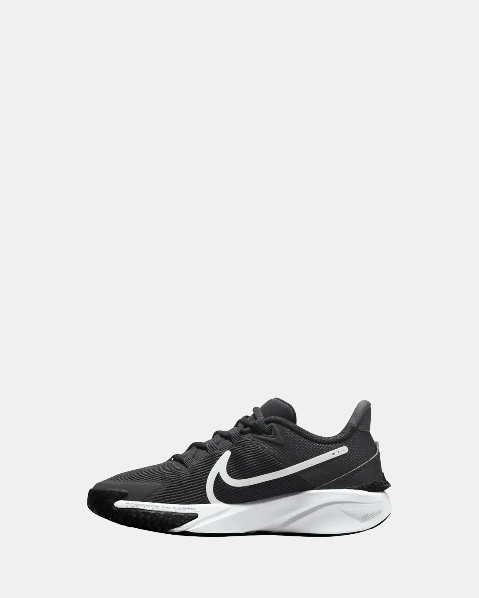 Nike Kinder-Schuhe Star Runner 4 NN Grundschule Schwarz/Weiß/Anthrazit