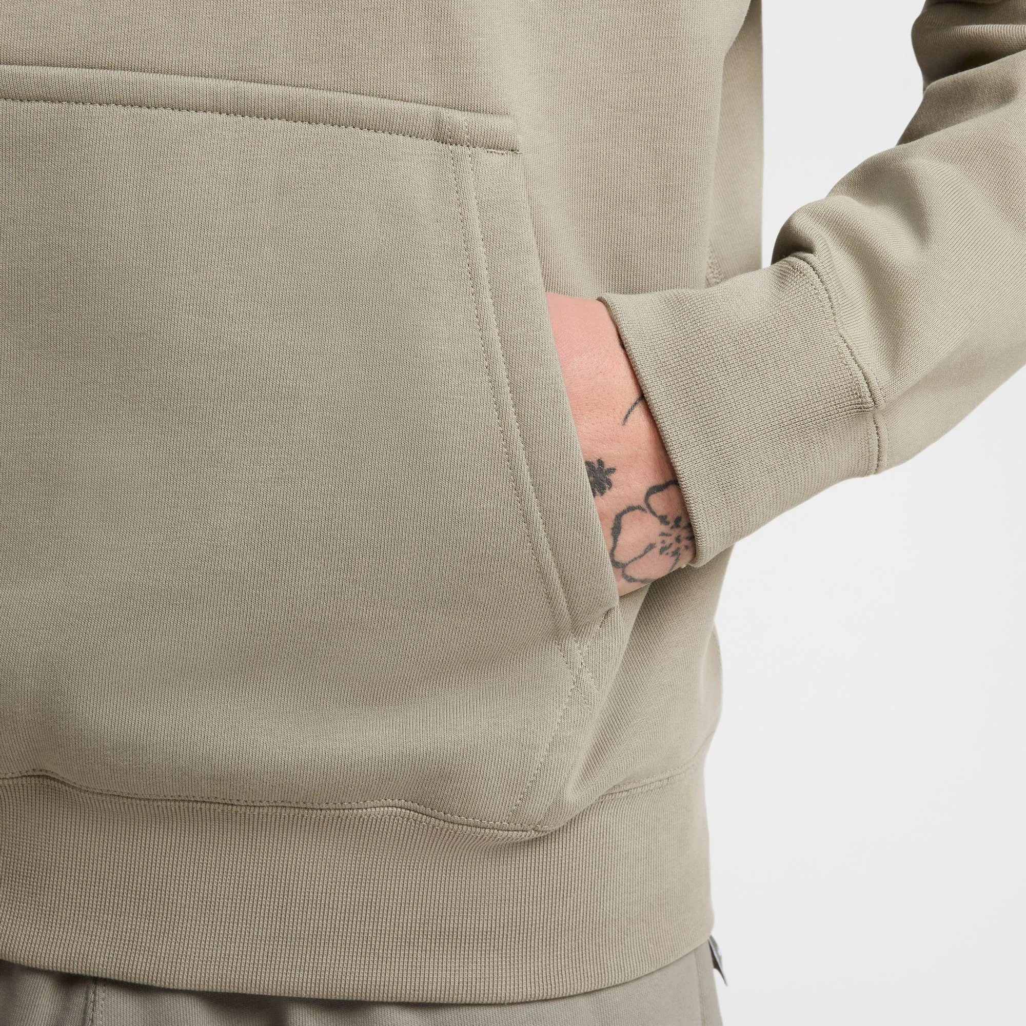 Nike Solo Swoosh Fleece-Pullover mit Kapuze für Herren in Hellarmy