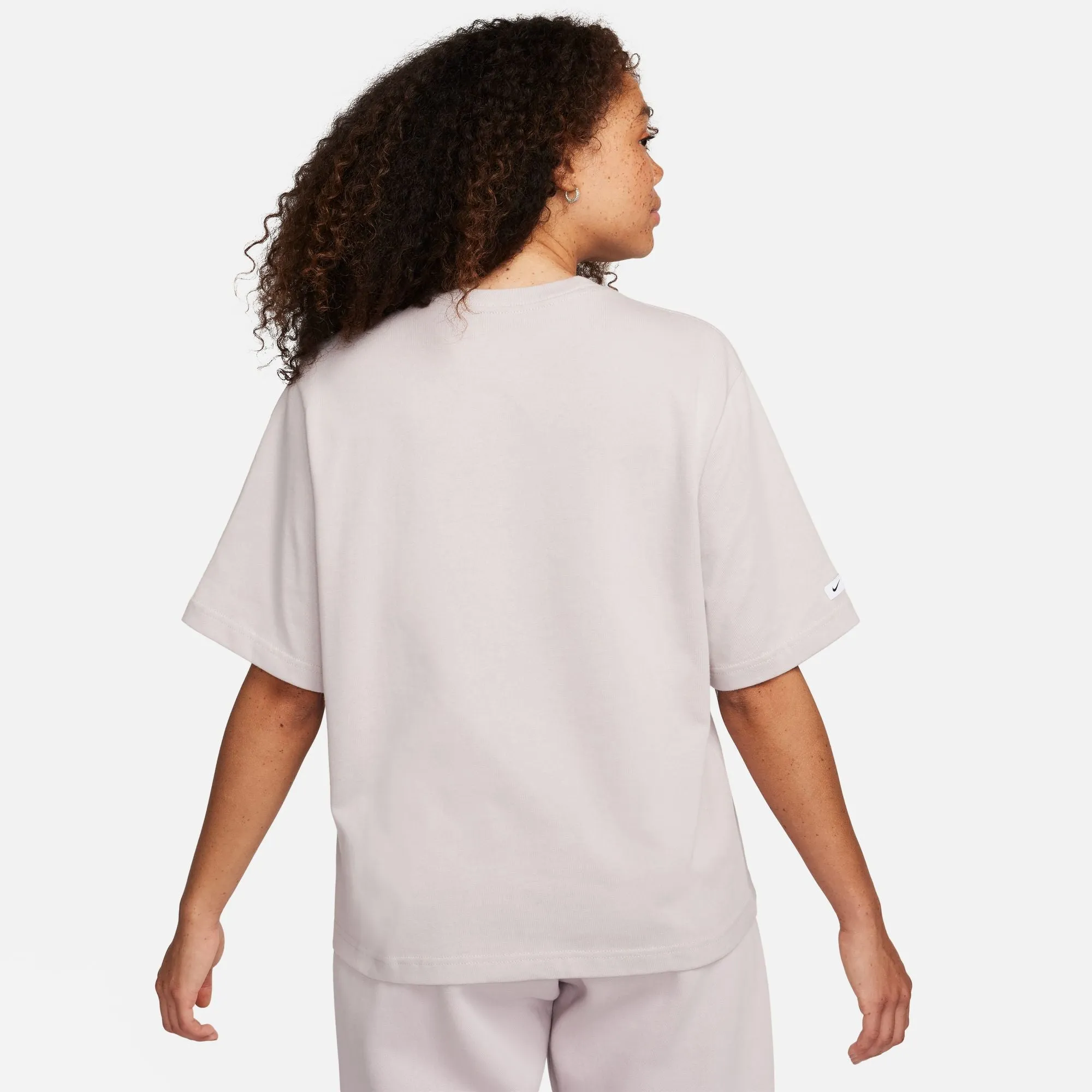 Nike Sportswear Classic - Damen T-Shirt mit kurzen Ärmeln