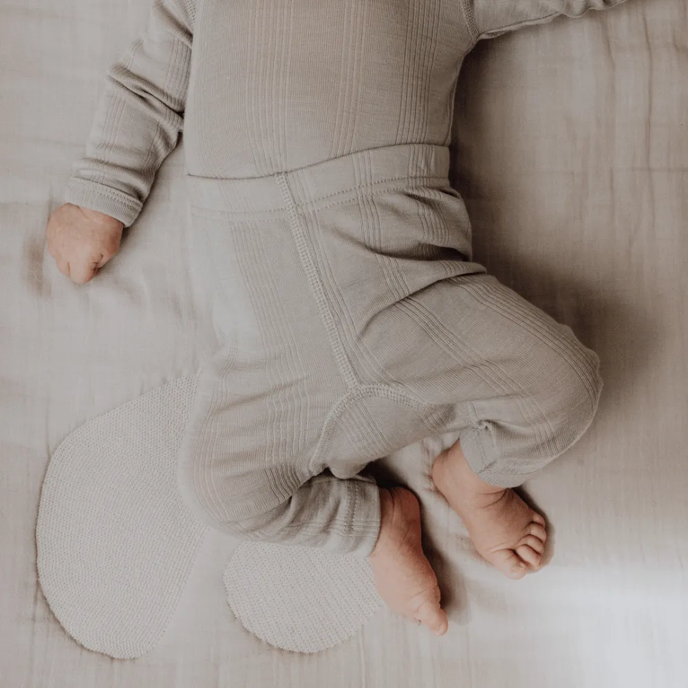 Zum Mond ☾ - Babyhose - Wolle & Seide - Nadelmuster - Taube